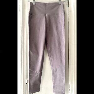 ALO Yoga Lavender Leggings, size Medium